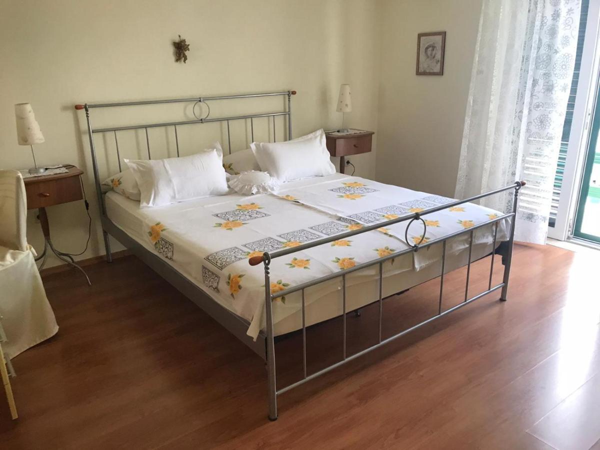 Apartmani Katarina Bol Exterior foto