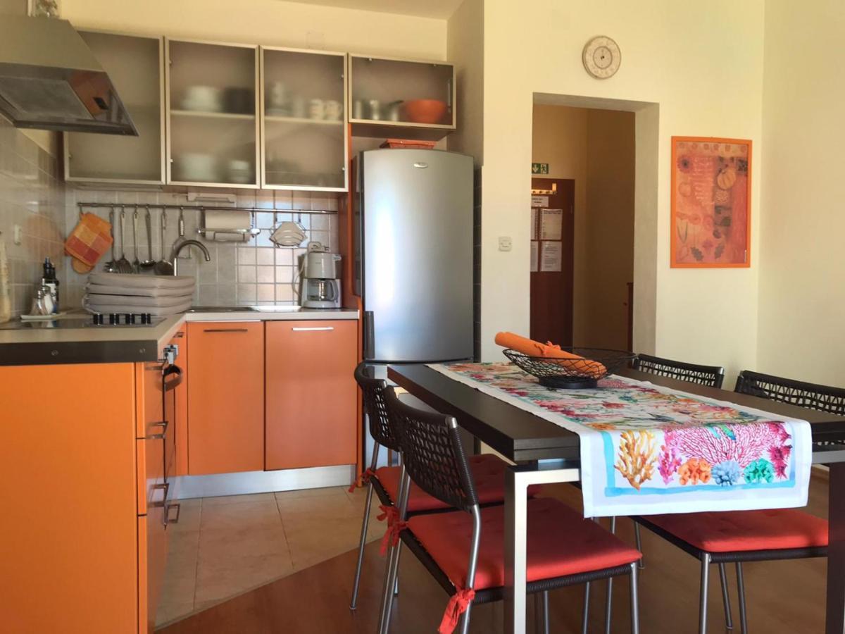 Apartmani Katarina Bol Exterior foto