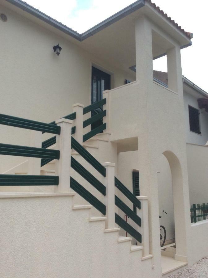 Apartmani Katarina Bol Exterior foto