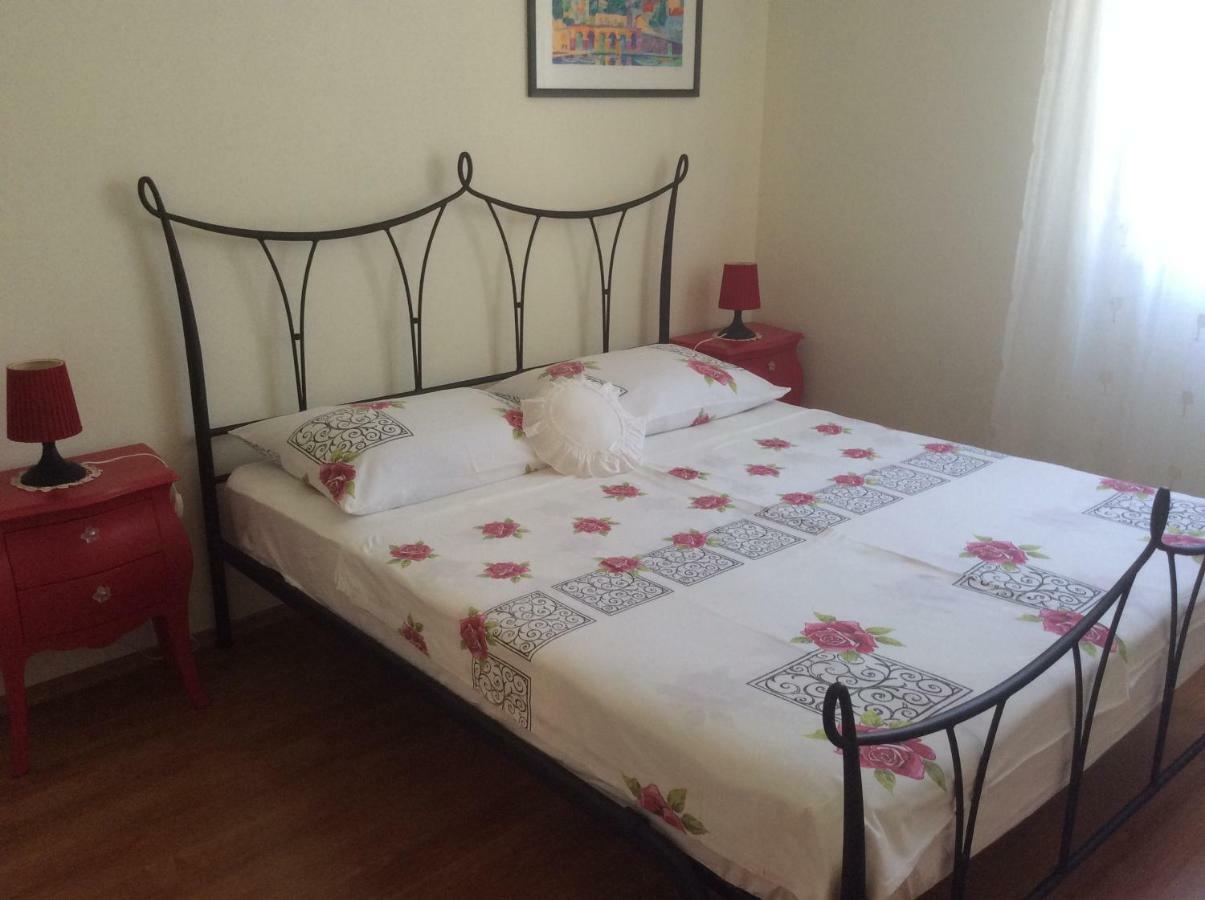 Apartmani Katarina Bol Exterior foto